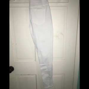 White skinny jeans